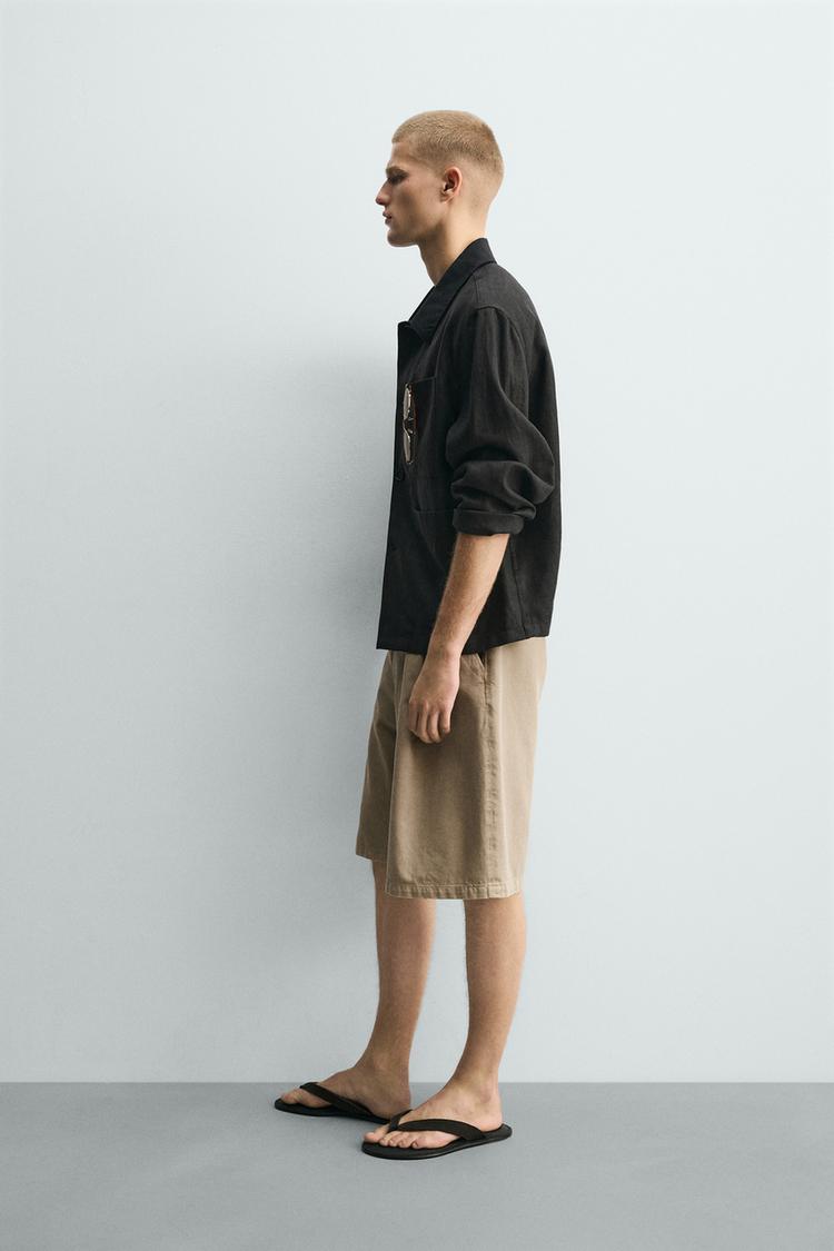 BERMUDA SHORTS WITH PLEATS