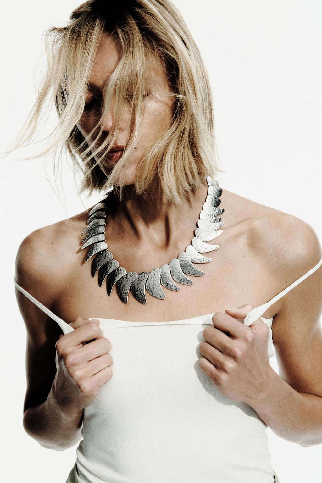 TEARDROP METAL PLATE NECKLACE