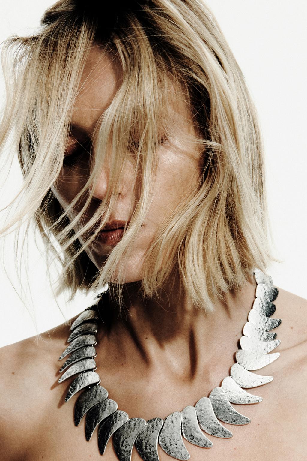 TEARDROP METAL PLATE NECKLACE